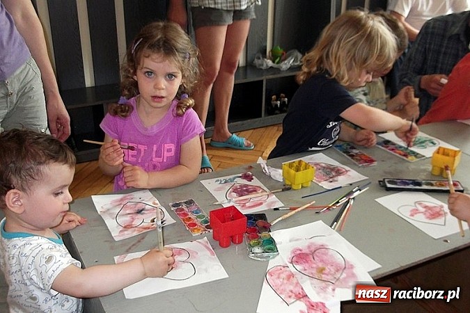 Zdjęcie w galerii na portalu naszraciborz.pl: Fiku-miku uczciło Dzień Mamy wiadomości z regionu