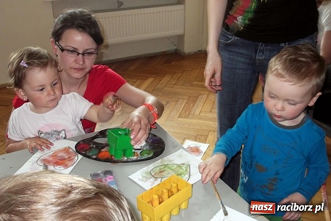 Zdjęcie w galerii na portalu naszraciborz.pl: Fiku-miku uczciło Dzień Mamy wiadomości z regionu