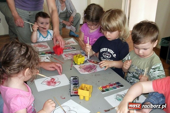 Zdjęcie w galerii na portalu naszraciborz.pl: Fiku-miku uczciło Dzień Mamy wiadomości z regionu