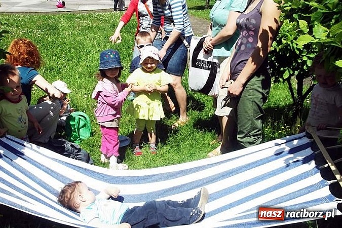 Zdjęcie w galerii na portalu naszraciborz.pl: Fiku-miku uczciło Dzień Mamy wiadomości z regionu