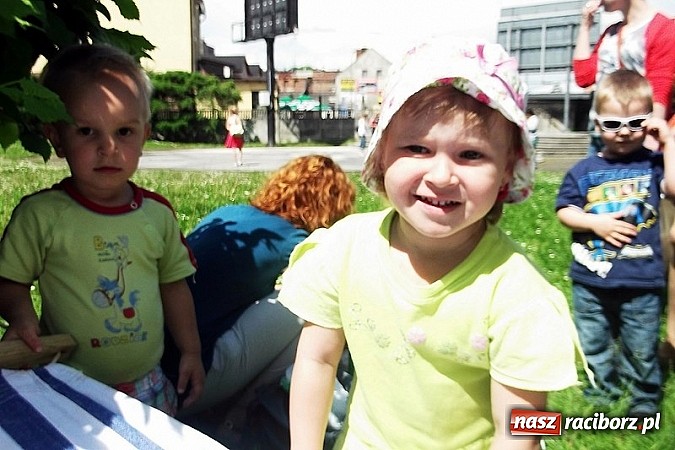 Zdjęcie w galerii na portalu naszraciborz.pl: Fiku-miku uczciło Dzień Mamy wiadomości z regionu