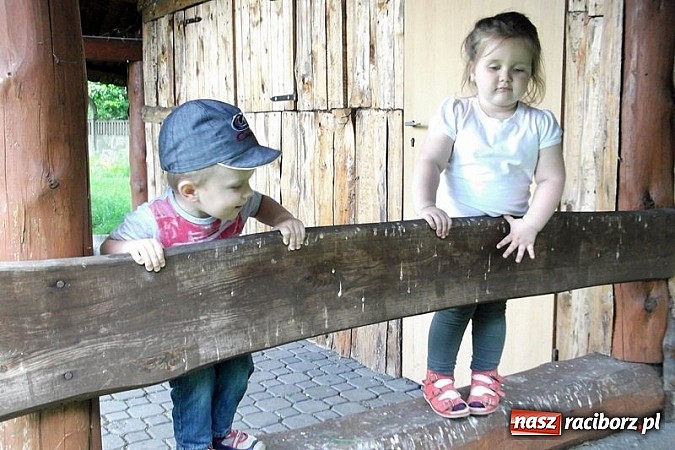 Zdjęcie w galerii na portalu naszraciborz.pl: Fiku-miku uczciło Dzień Mamy wiadomości z regionu