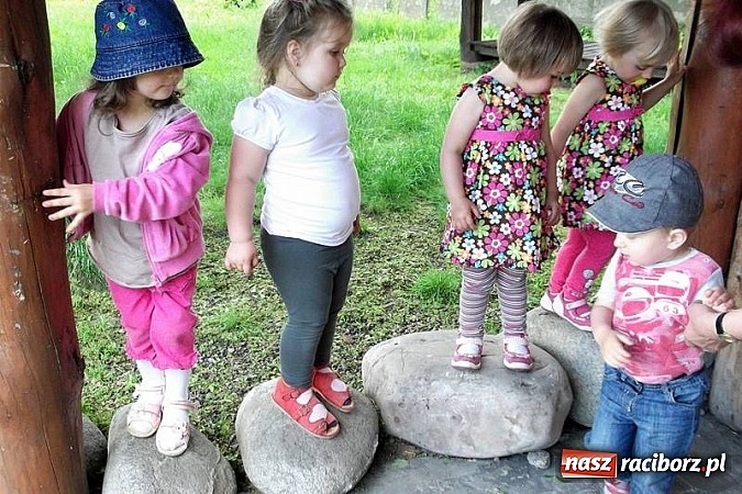 Zdjęcie w galerii na portalu naszraciborz.pl: Fiku-miku uczciło Dzień Mamy wiadomości z regionu