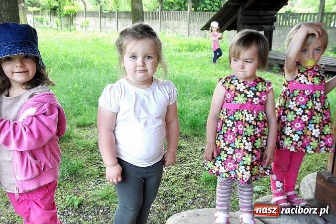 Zdjęcie w galerii na portalu naszraciborz.pl: Fiku-miku uczciło Dzień Mamy wiadomości z regionu