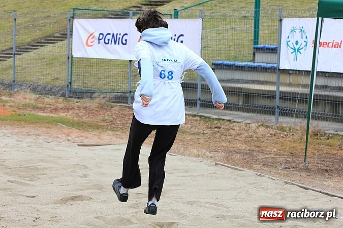 Zdjęcie w galerii na portalu naszraciborz.pl: Mityng Olimpiad Specjalnych 1. raz w Raciborzu wiadomości z regionu