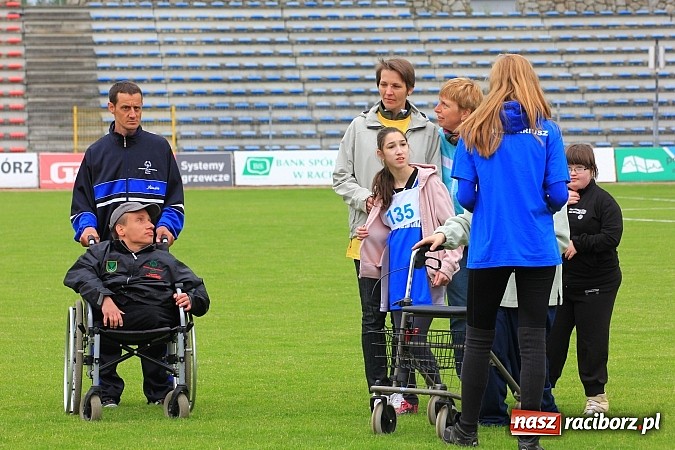 Zdjęcie w galerii na portalu naszraciborz.pl: Mityng Olimpiad Specjalnych 1. raz w Raciborzu wiadomości z regionu