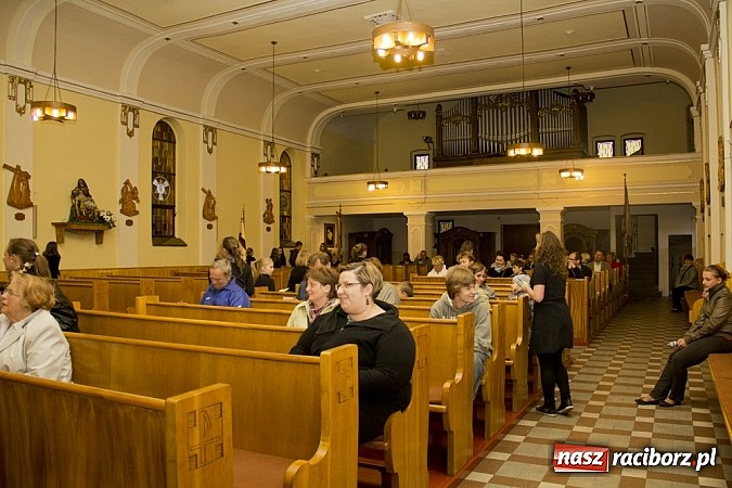 Zdjęcie w galerii na portalu naszraciborz.pl: Noc Kościołów w parafii św. Paschalisa na Płoni wiadomości z regionu