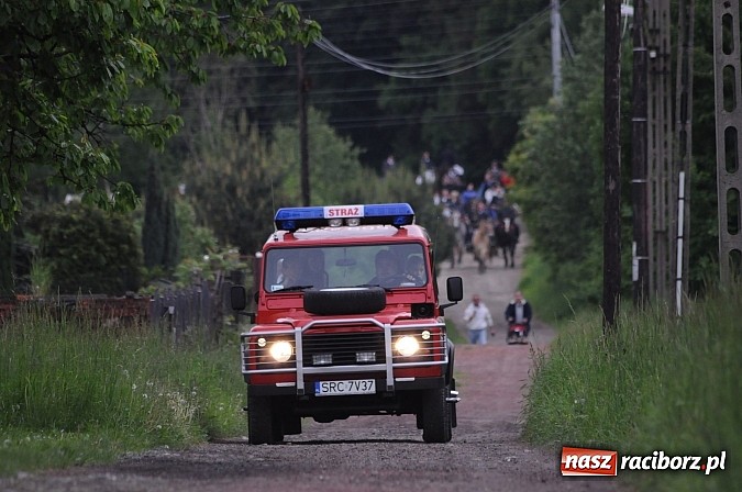 Zdjęcie w galerii na portalu naszraciborz.pl: Brzeska procesja ze świętym Urbanem. Dziękowali za łaski i prosili o urodzaj wiadomości z regionu