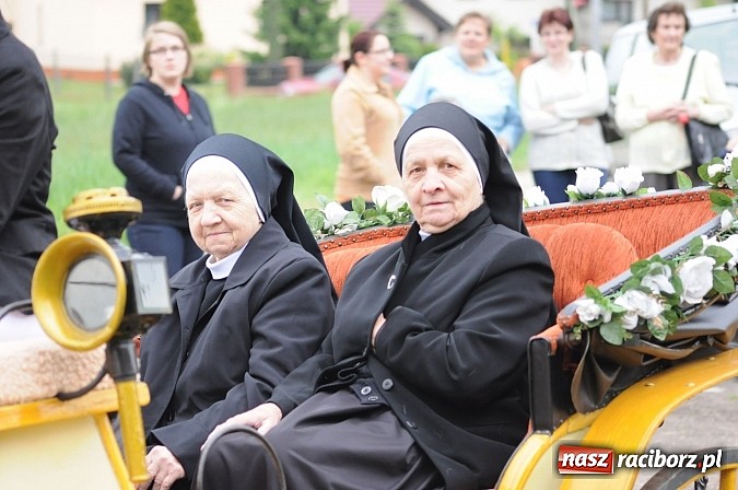Zdjęcie w galerii na portalu naszraciborz.pl: Brzeska procesja ze świętym Urbanem. Dziękowali za łaski i prosili o urodzaj wiadomości z regionu