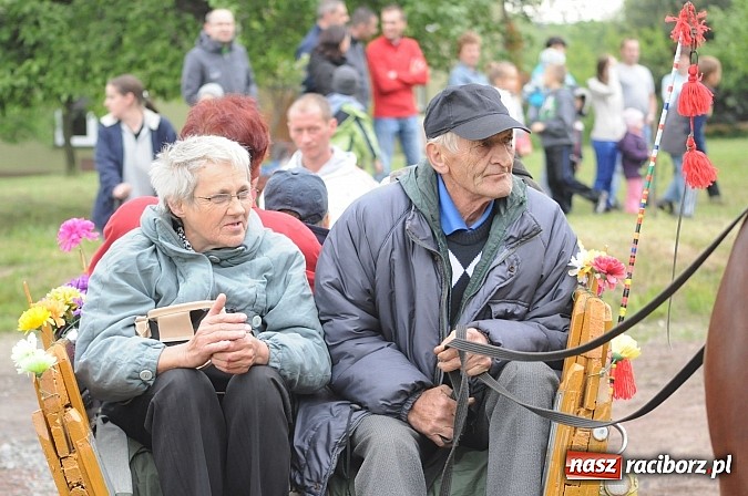 Zdjęcie w galerii na portalu naszraciborz.pl: Brzeska procesja ze świętym Urbanem. Dziękowali za łaski i prosili o urodzaj wiadomości z regionu