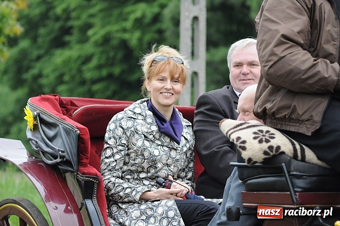 Zdjęcie w galerii na portalu naszraciborz.pl: Brzeska procesja ze świętym Urbanem. Dziękowali za łaski i prosili o urodzaj wiadomości z regionu