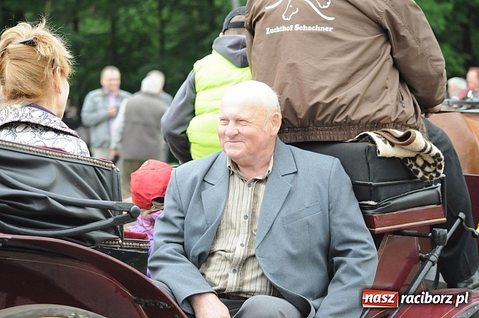 Zdjęcie w galerii na portalu naszraciborz.pl: Brzeska procesja ze świętym Urbanem. Dziękowali za łaski i prosili o urodzaj wiadomości z regionu