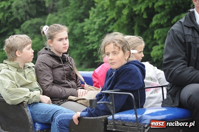 Zdjęcie w galerii na portalu naszraciborz.pl: Brzeska procesja ze świętym Urbanem. Dziękowali za łaski i prosili o urodzaj wiadomości z regionu