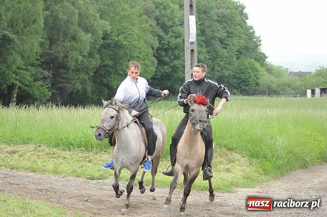 Zdjęcie w galerii na portalu naszraciborz.pl: Brzeska procesja ze świętym Urbanem. Dziękowali za łaski i prosili o urodzaj wiadomości z regionu