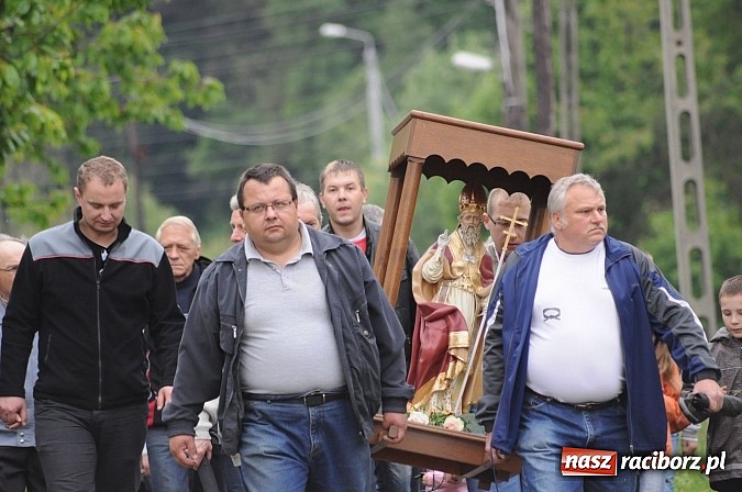Zdjęcie w galerii na portalu naszraciborz.pl: Brzeska procesja ze świętym Urbanem. Dziękowali za łaski i prosili o urodzaj wiadomości z regionu