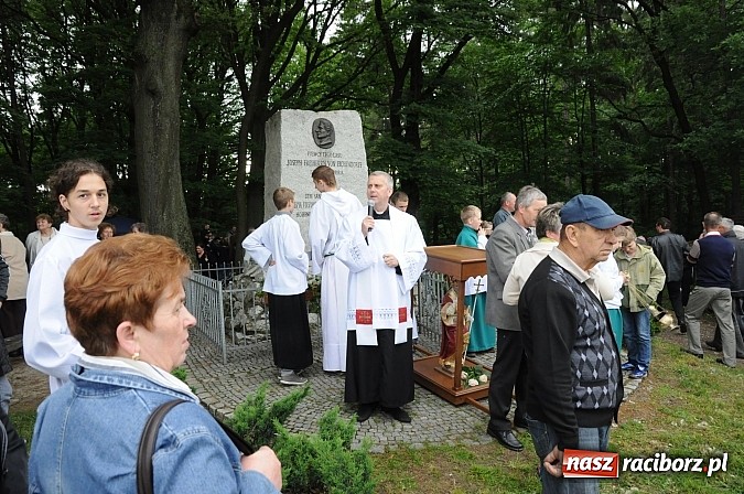 Zdjęcie w galerii na portalu naszraciborz.pl: Brzeska procesja ze świętym Urbanem. Dziękowali za łaski i prosili o urodzaj wiadomości z regionu