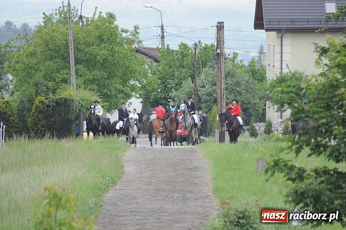Zdjęcie w galerii na portalu naszraciborz.pl: Brzeska procesja ze świętym Urbanem. Dziękowali za łaski i prosili o urodzaj wiadomości z regionu