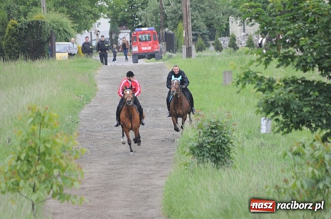 Zdjęcie w galerii na portalu naszraciborz.pl: Brzeska procesja ze świętym Urbanem. Dziękowali za łaski i prosili o urodzaj wiadomości z regionu