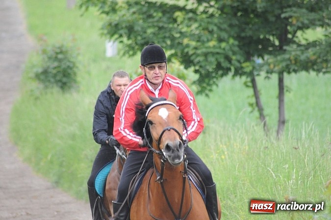 Zdjęcie w galerii na portalu naszraciborz.pl: Brzeska procesja ze świętym Urbanem. Dziękowali za łaski i prosili o urodzaj wiadomości z regionu