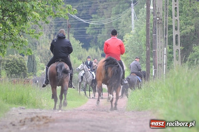 Zdjęcie w galerii na portalu naszraciborz.pl: Brzeska procesja ze świętym Urbanem. Dziękowali za łaski i prosili o urodzaj wiadomości z regionu
