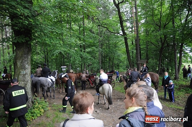 Zdjęcie w galerii na portalu naszraciborz.pl: Brzeska procesja ze świętym Urbanem. Dziękowali za łaski i prosili o urodzaj wiadomości z regionu