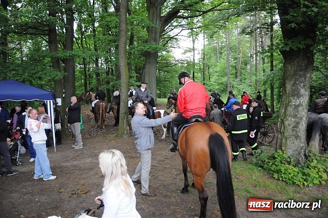 Zdjęcie w galerii na portalu naszraciborz.pl: Brzeska procesja ze świętym Urbanem. Dziękowali za łaski i prosili o urodzaj wiadomości z regionu