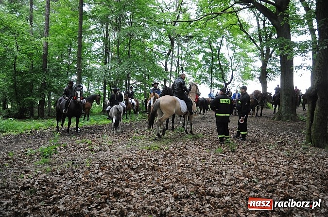 Zdjęcie w galerii na portalu naszraciborz.pl: Brzeska procesja ze świętym Urbanem. Dziękowali za łaski i prosili o urodzaj wiadomości z regionu