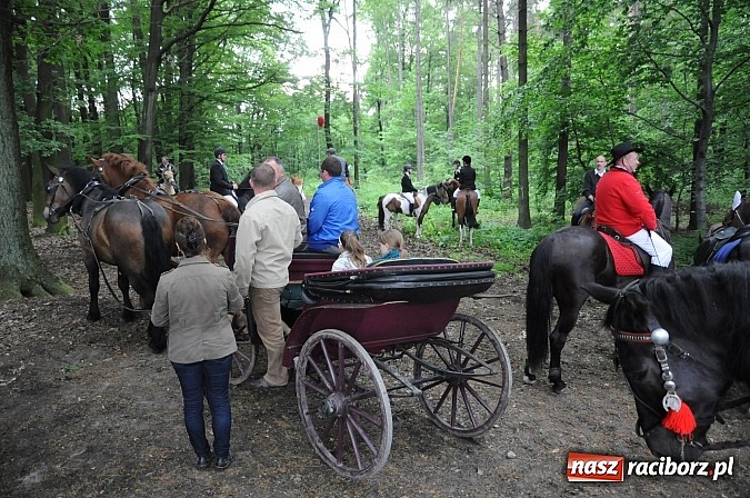 Zdjęcie w galerii na portalu naszraciborz.pl: Brzeska procesja ze świętym Urbanem. Dziękowali za łaski i prosili o urodzaj wiadomości z regionu