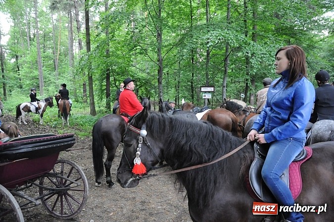 Zdjęcie w galerii na portalu naszraciborz.pl: Brzeska procesja ze świętym Urbanem. Dziękowali za łaski i prosili o urodzaj wiadomości z regionu