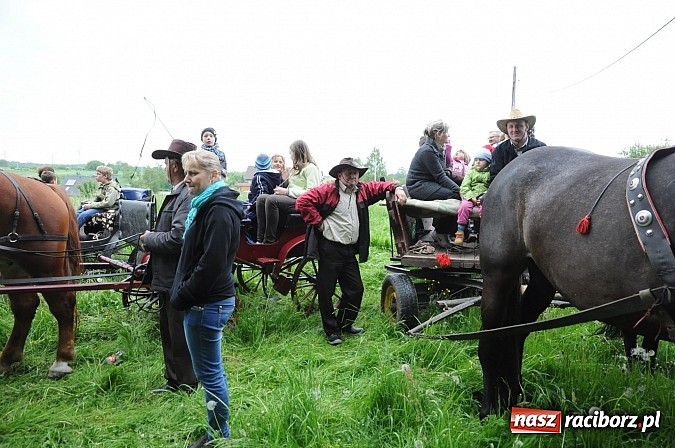 Zdjęcie w galerii na portalu naszraciborz.pl: Brzeska procesja ze świętym Urbanem. Dziękowali za łaski i prosili o urodzaj wiadomości z regionu