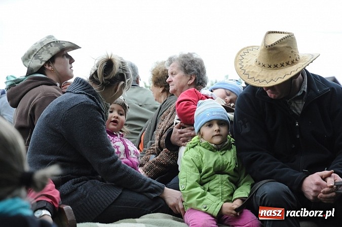 Zdjęcie w galerii na portalu naszraciborz.pl: Brzeska procesja ze świętym Urbanem. Dziękowali za łaski i prosili o urodzaj wiadomości z regionu