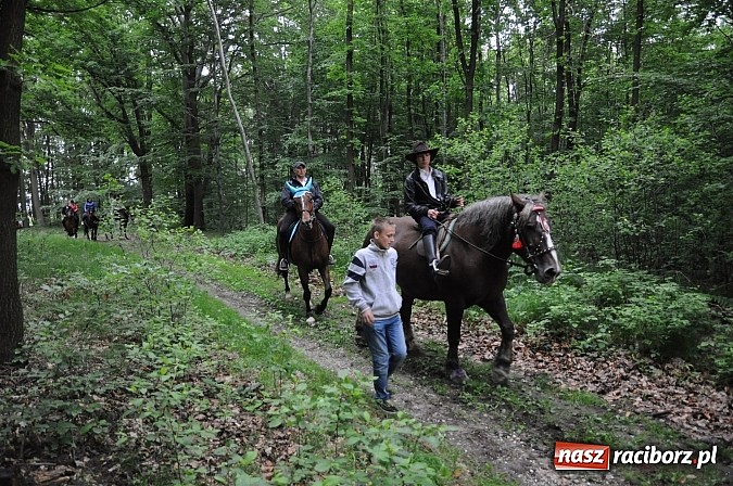Zdjęcie w galerii na portalu naszraciborz.pl: Brzeska procesja ze świętym Urbanem. Dziękowali za łaski i prosili o urodzaj wiadomości z regionu