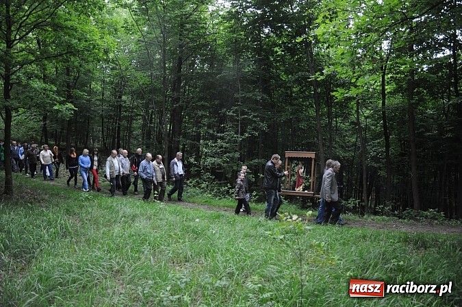 Zdjęcie w galerii na portalu naszraciborz.pl: Brzeska procesja ze świętym Urbanem. Dziękowali za łaski i prosili o urodzaj wiadomości z regionu
