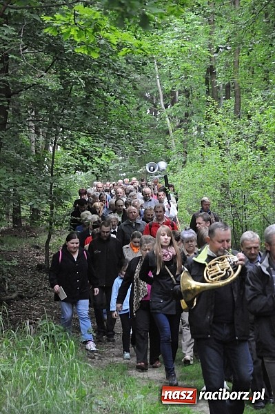 Zdjęcie w galerii na portalu naszraciborz.pl: Brzeska procesja ze świętym Urbanem. Dziękowali za łaski i prosili o urodzaj wiadomości z regionu