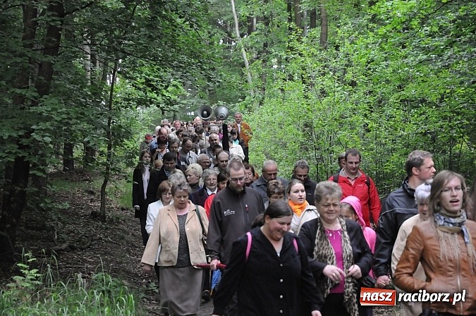 Zdjęcie w galerii na portalu naszraciborz.pl: Brzeska procesja ze świętym Urbanem. Dziękowali za łaski i prosili o urodzaj wiadomości z regionu