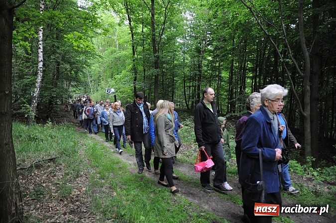Zdjęcie w galerii na portalu naszraciborz.pl: Brzeska procesja ze świętym Urbanem. Dziękowali za łaski i prosili o urodzaj wiadomości z regionu