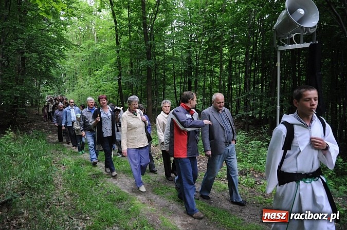 Zdjęcie w galerii na portalu naszraciborz.pl: Brzeska procesja ze świętym Urbanem. Dziękowali za łaski i prosili o urodzaj wiadomości z regionu