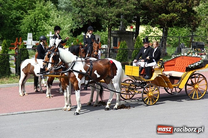 Zdjęcie w galerii na portalu naszraciborz.pl: Brzeska procesja ze świętym Urbanem. Dziękowali za łaski i prosili o urodzaj wiadomości z regionu