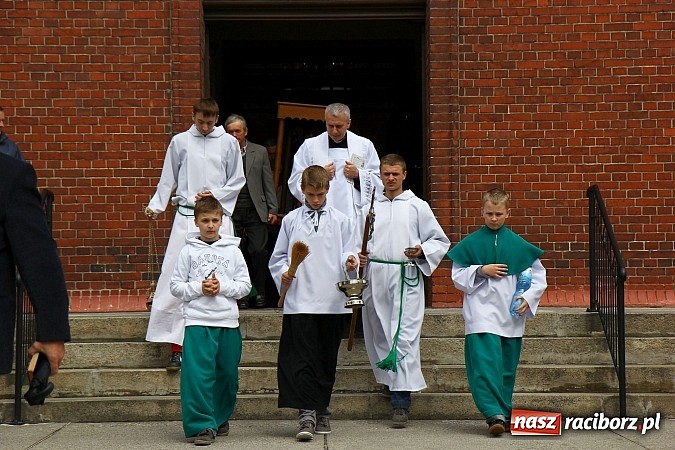 Zdjęcie w galerii na portalu naszraciborz.pl: Brzeska procesja ze świętym Urbanem. Dziękowali za łaski i prosili o urodzaj wiadomości z regionu