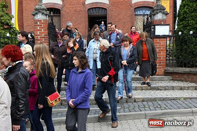 Zdjęcie w galerii na portalu naszraciborz.pl: Brzeska procesja ze świętym Urbanem. Dziękowali za łaski i prosili o urodzaj wiadomości z regionu
