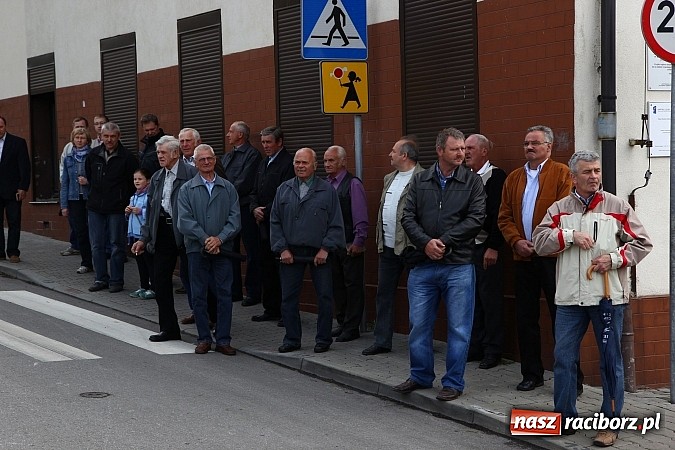Zdjęcie w galerii na portalu naszraciborz.pl: Brzeska procesja ze świętym Urbanem. Dziękowali za łaski i prosili o urodzaj wiadomości z regionu