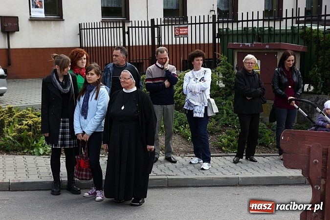 Zdjęcie w galerii na portalu naszraciborz.pl: Brzeska procesja ze świętym Urbanem. Dziękowali za łaski i prosili o urodzaj wiadomości z regionu