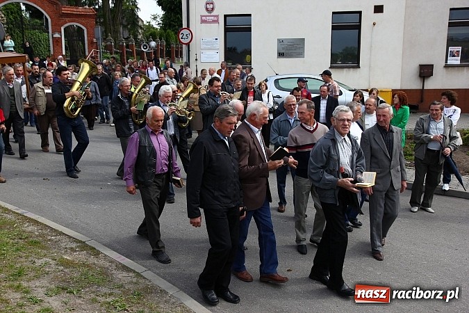 Zdjęcie w galerii na portalu naszraciborz.pl: Brzeska procesja ze świętym Urbanem. Dziękowali za łaski i prosili o urodzaj wiadomości z regionu