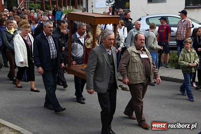 Zdjęcie w galerii na portalu naszraciborz.pl: Brzeska procesja ze świętym Urbanem. Dziękowali za łaski i prosili o urodzaj wiadomości z regionu