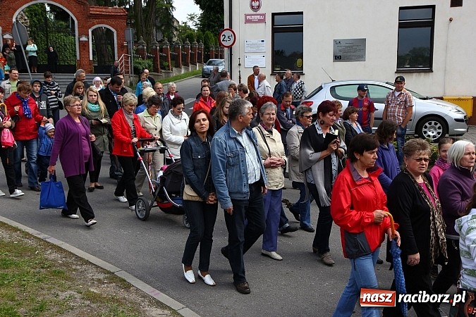 Zdjęcie w galerii na portalu naszraciborz.pl: Brzeska procesja ze świętym Urbanem. Dziękowali za łaski i prosili o urodzaj wiadomości z regionu