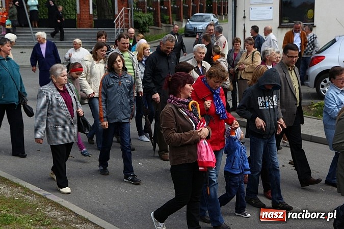 Zdjęcie w galerii na portalu naszraciborz.pl: Brzeska procesja ze świętym Urbanem. Dziękowali za łaski i prosili o urodzaj wiadomości z regionu