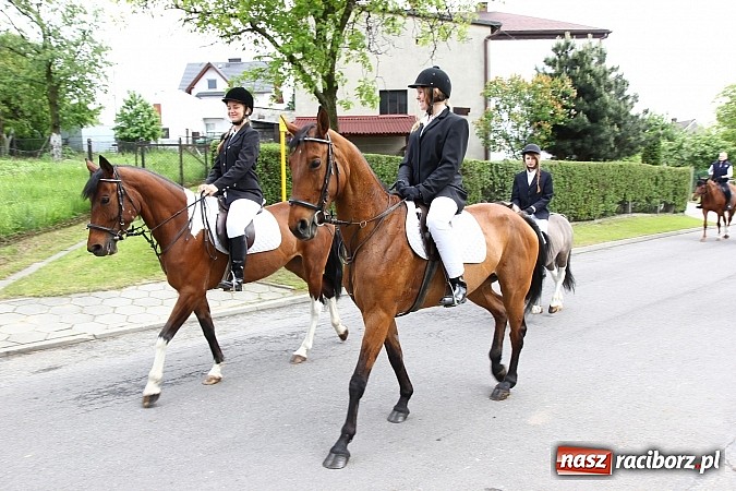Zdjęcie w galerii na portalu naszraciborz.pl: Brzeska procesja ze świętym Urbanem. Dziękowali za łaski i prosili o urodzaj wiadomości z regionu