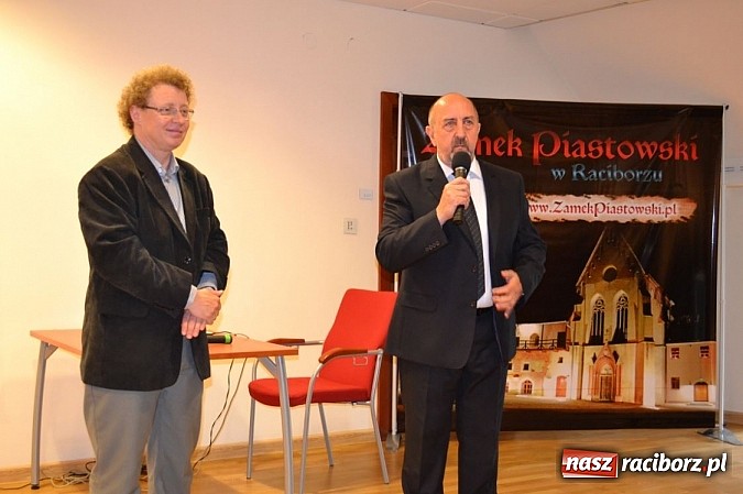 Zdjęcie w galerii na portalu naszraciborz.pl: Absolwenci Instytutu Sztuki spotkali się na zamku wiadomości z regionu