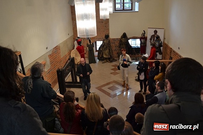 Zdjęcie w galerii na portalu naszraciborz.pl: Absolwenci Instytutu Sztuki spotkali się na zamku wiadomości z regionu