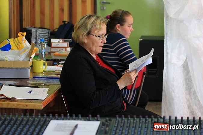 Zdjęcie w galerii na portalu naszraciborz.pl: W Borucinie dzieci wystąpiły dla swoich Mam wiadomości z regionu